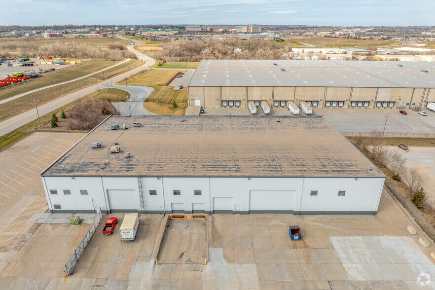 More Photos Of 8951 S 126th St, Omaha Warehouse For Sale