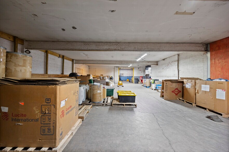 More Photos Of 419 W Market St, Sandusky Light Distribution For Sale