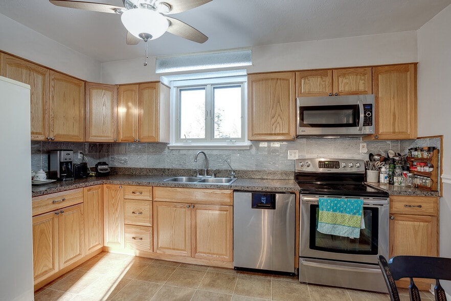 More Photos Of 1662 Route 206, Southampton Specialty For Sale