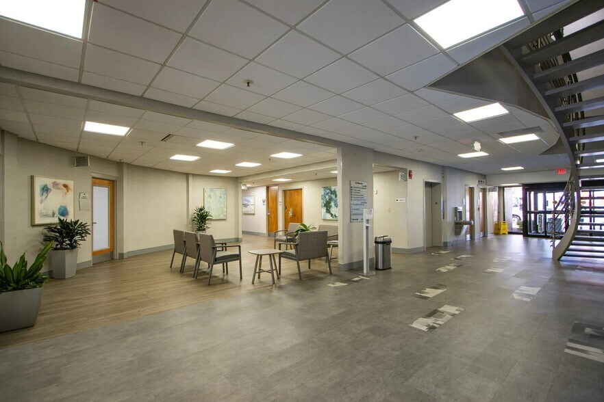 More Photos Of 115 Blarney Dr, Columbia Medical For Lease