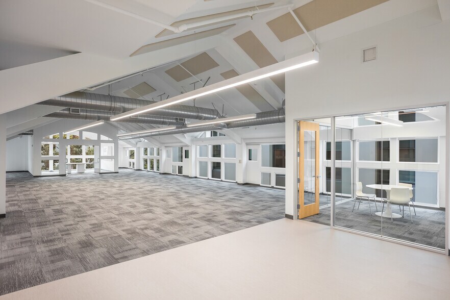 More Photos Of 555 Hamilton Ave, Palo Alto Office For Sale