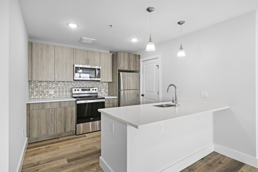 More Photos Of 50-56 Norfolk St, Newark Apartments For Lease