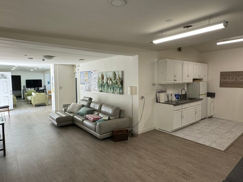 More Photos Of 4669 W Olympic Blvd, Los Angeles Apartments For Sale