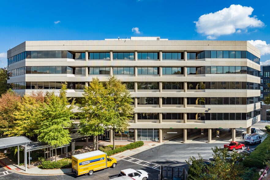 More Photos Of 160 Clairemont Ave, Decatur Office For Lease