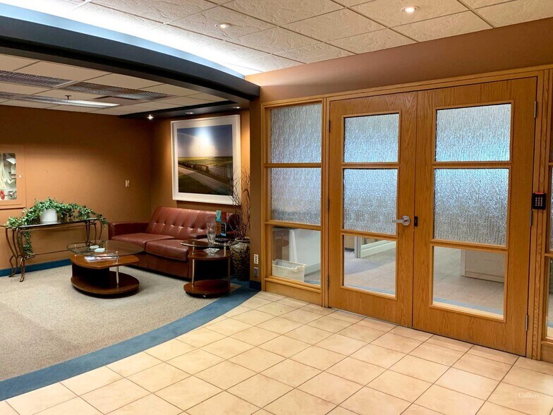 More Photos Of 2055 Albert St, Regina Office For Sale