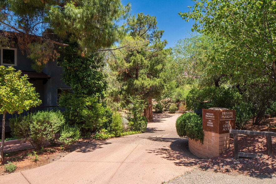 More Photos Of 25 Schnebly Hill Rd, Sedona Freestanding For Sale