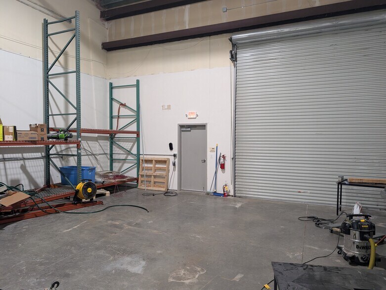 More Photos Of 470 W Larch Rd, Tracy Service For Sale