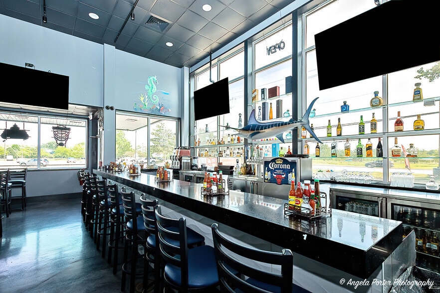 More Photos Of 1440 Grand Ave, Lindenhurst Restaurant For Sale