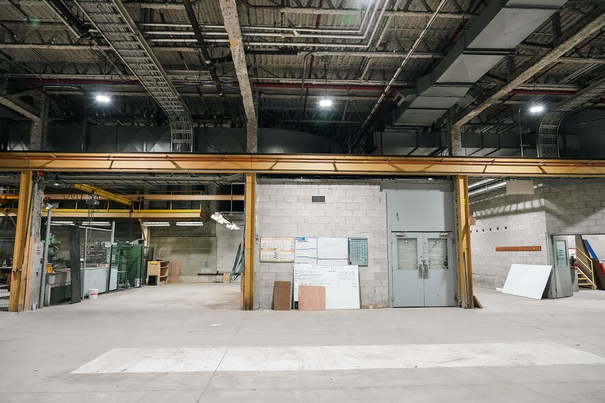 More Photos Of 3363 Davis Rd, Thorold Warehouse For Lease
