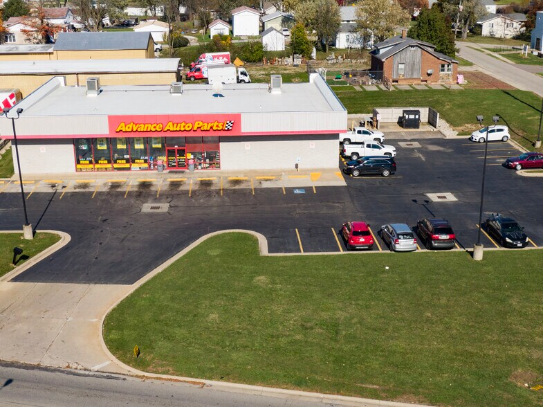 More Photos Of 976 W 4th St, Mansfield Freestanding For Lease