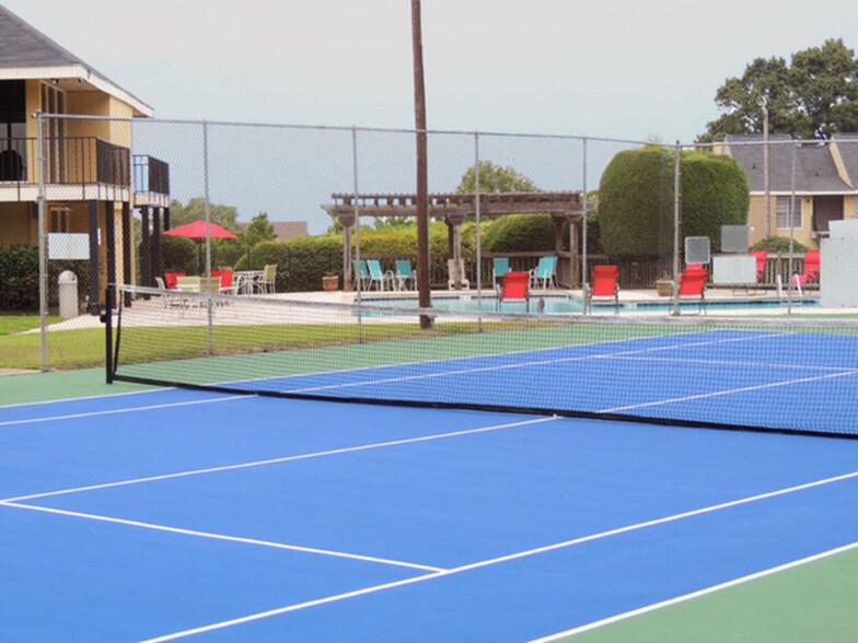 More Photos Of 5660 S Lakeshore Dr, Shreveport Apartments For Sale