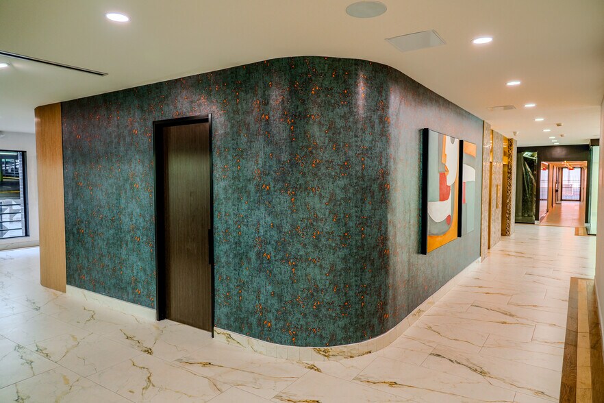 More Photos Of 4151 Southwest Fwy, Houston Office For Lease