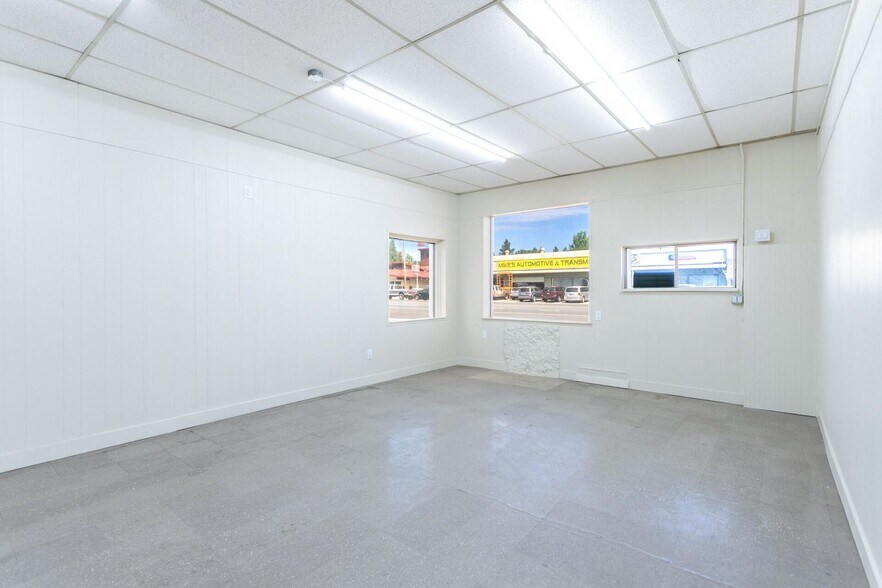 More Photos Of 37087 Main St, Burney Showroom For Sale