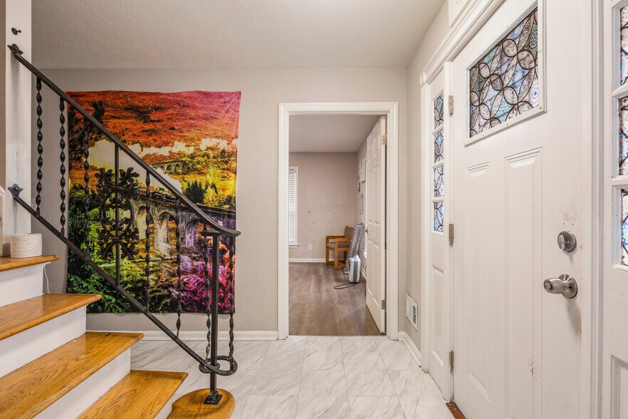 More Photos Of 6019 Preston Hwy, Louisville Office For Sale