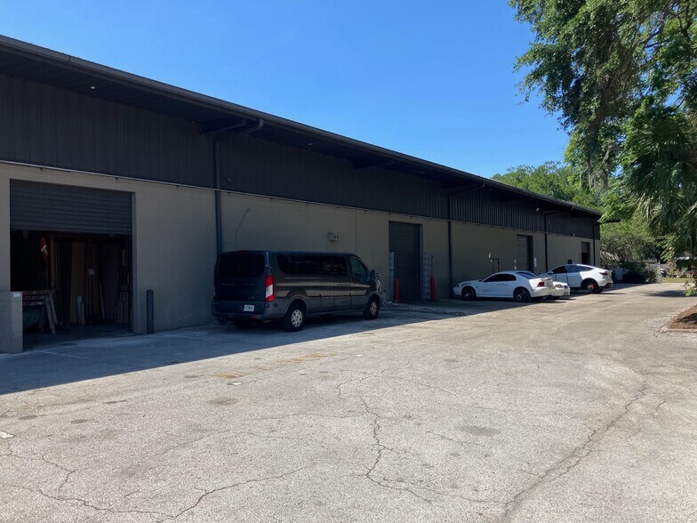 More Photos Of 1231 W Gore St, Orlando Industrial For Lease