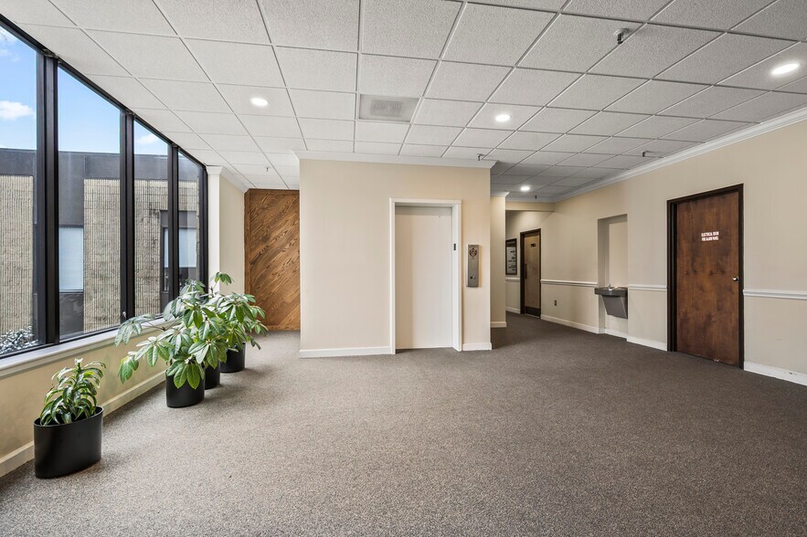 More Photos Of 8025 North Point Blvd, Winston-Salem Office For Lease