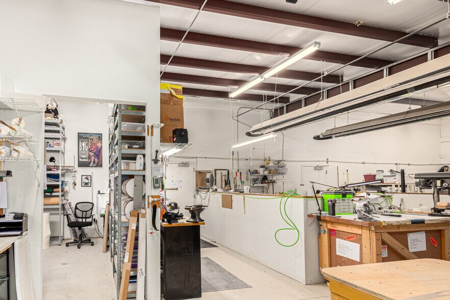 More Photos Of 374 Norfolk St, Aurora Warehouse For Sale