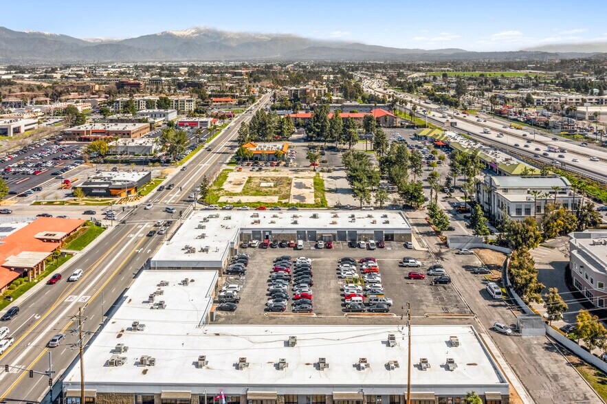 More Photos Of 165 W Hospitality Ln, San Bernardino Flex For Lease