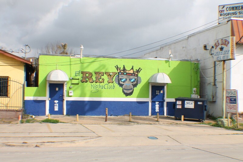More Photos Of 6919 Lyons Ave, Houston Storefront Retail Office For Lease