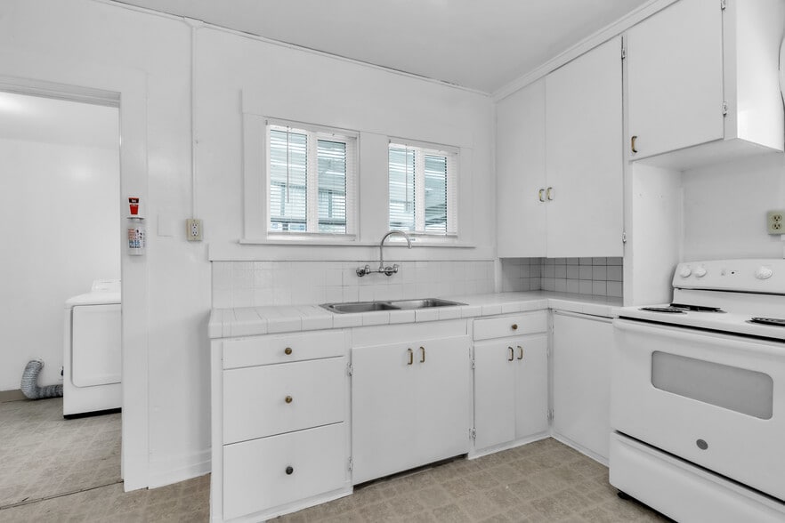 More Photos Of 612 Central Ave, Salinas Multifamily For Sale