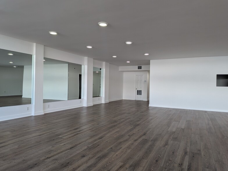 More Photos Of 3038 N Federal Hwy, Fort Lauderdale Unknown For Lease