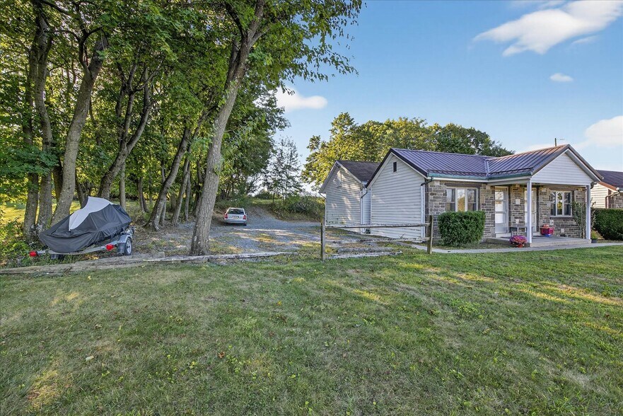 More Photos Of 9097 Allentown Blvd, Grantville Apartments For Sale