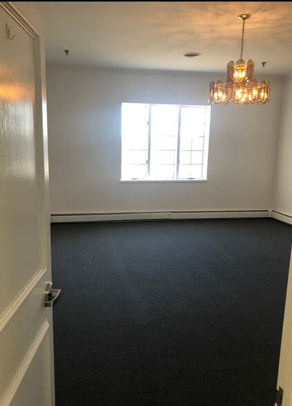 More Photos Of 809 Hylton Rd, Pennsauken Showroom For Lease