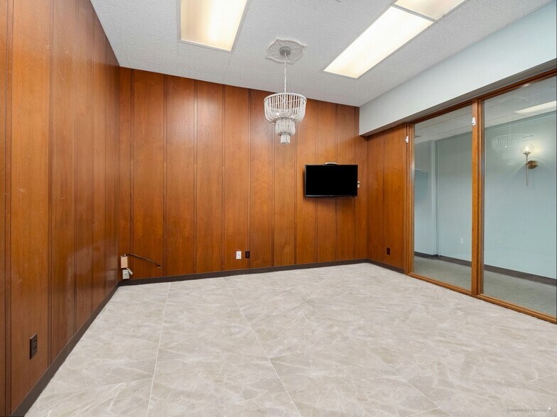 More Photos Of 622 S Calhoun St, Fort Wayne Office For Sale