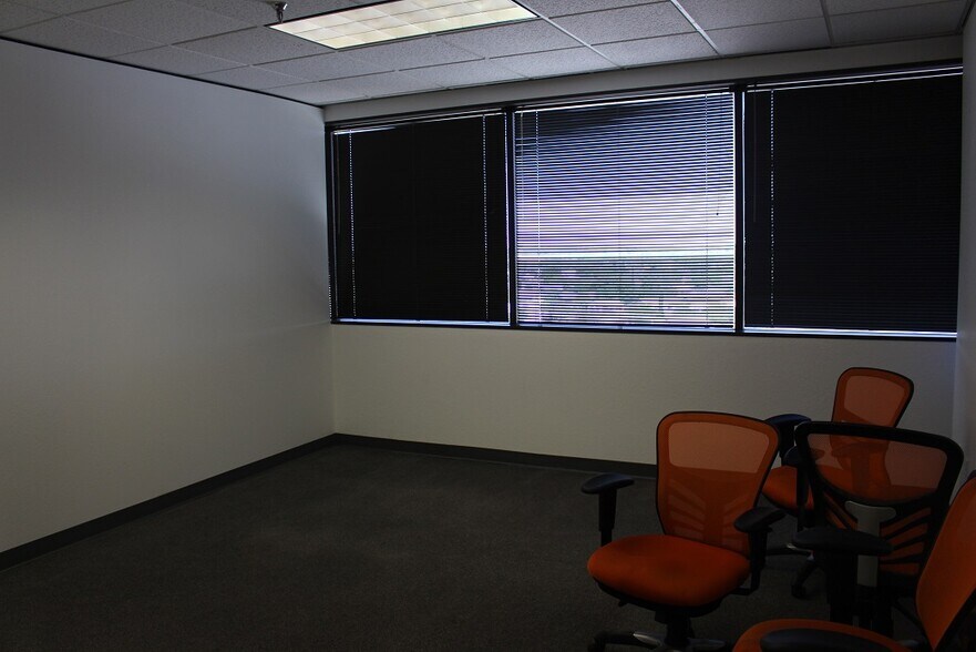 More Photos Of 1004 N Big Spring St, Midland Office For Lease