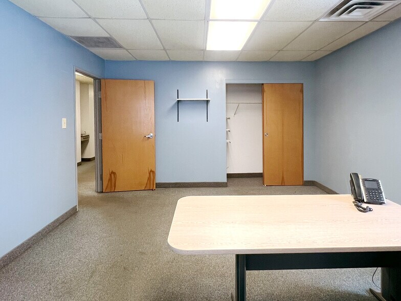 More Photos Of 7171 W Ridge Rd, Fairview Warehouse For Lease