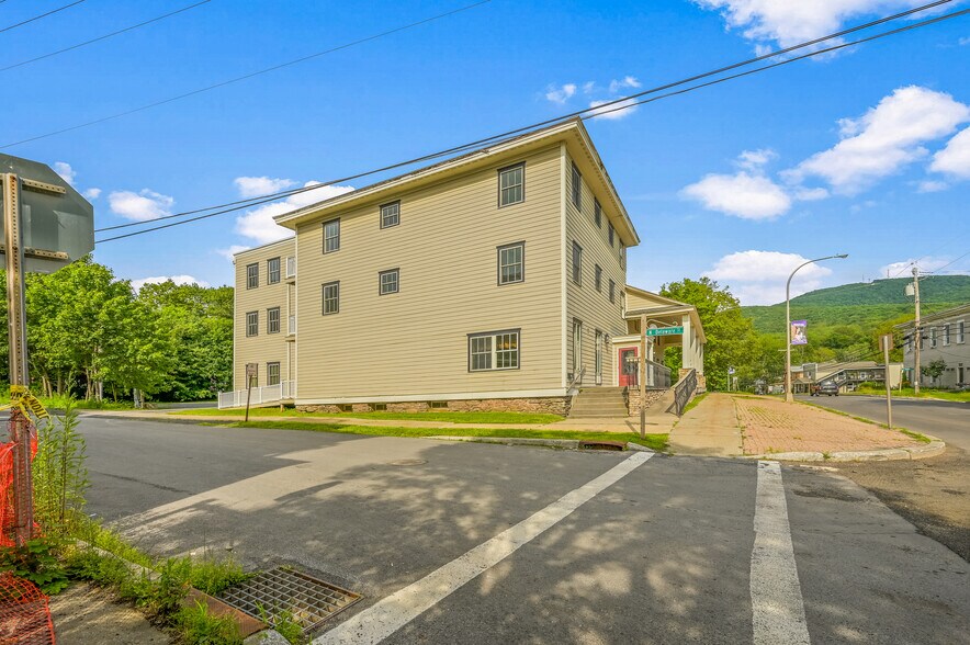 More Photos Of 56 Main St, Stamford Hotel For Sale