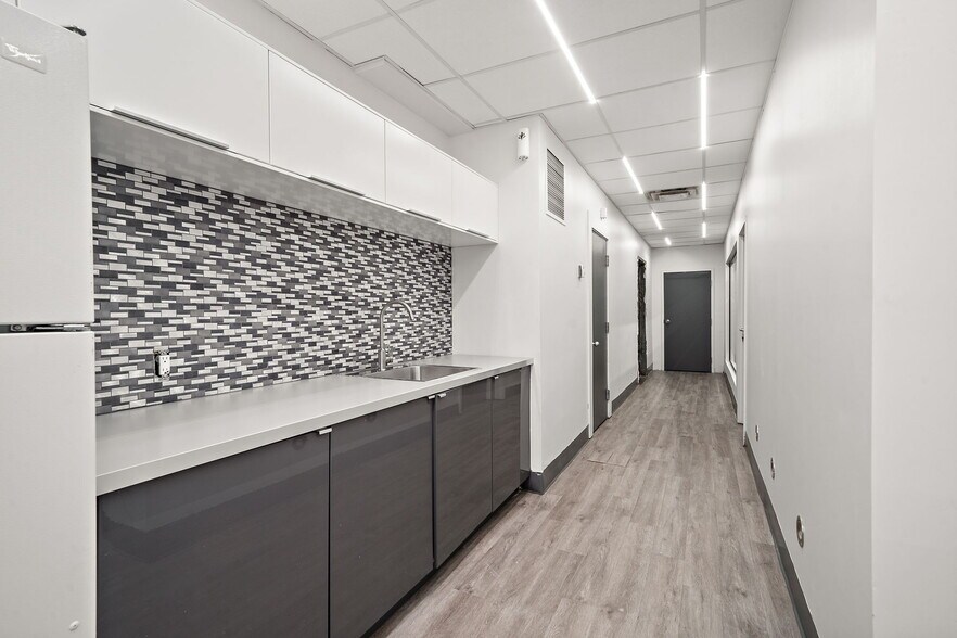 More Photos Of 4845 Rue Jean-Talon O, Montréal Storefront For Lease