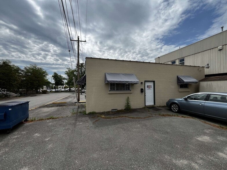 More Photos Of 2105 Lake Ave, Richmond Office For Lease