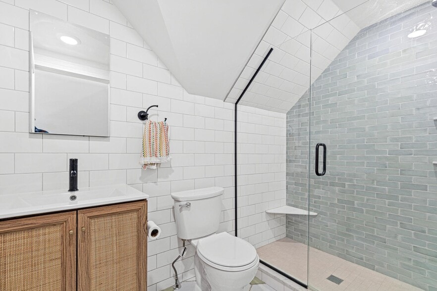 More Photos Of 3024 Chicago Ave, Minneapolis Apartments For Sale