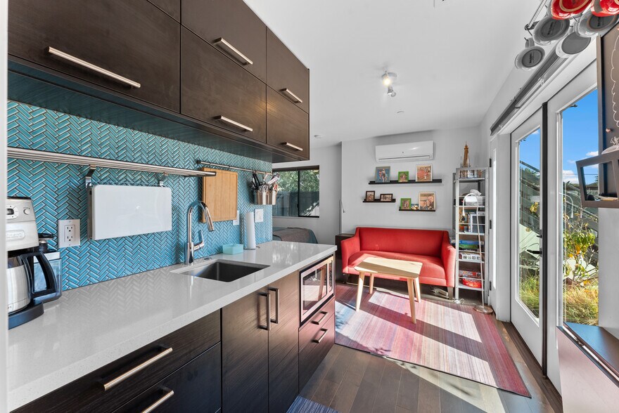 More Photos Of 385 Juniper Ave, Carlsbad Apartments For Sale