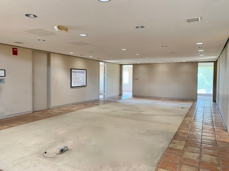 More Photos Of 1024 Texas Yes Blvd, Robstown Office For Sale