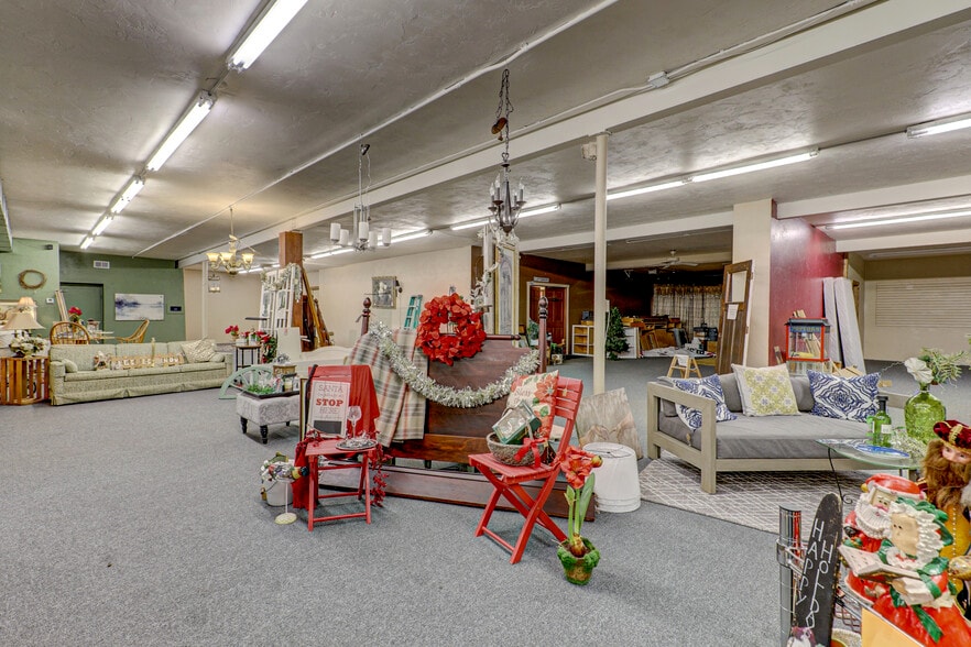 More Photos Of 1700 W Wisconsin Ave, Appleton Freestanding For Lease