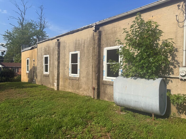 More Photos Of 1 Joe Rd, Mount Holly Specialty For Sale