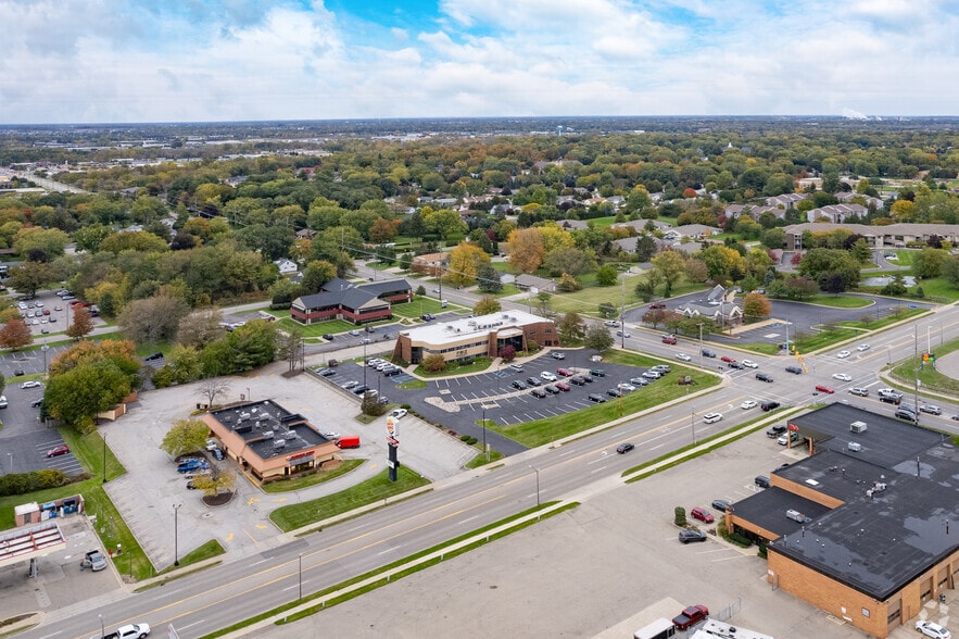 More Photos Of 675 E 16th St, Holland Office For Lease