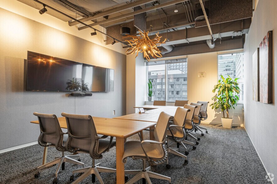 More Photos Of 150 Elgin St, Ottawa Office For Sale