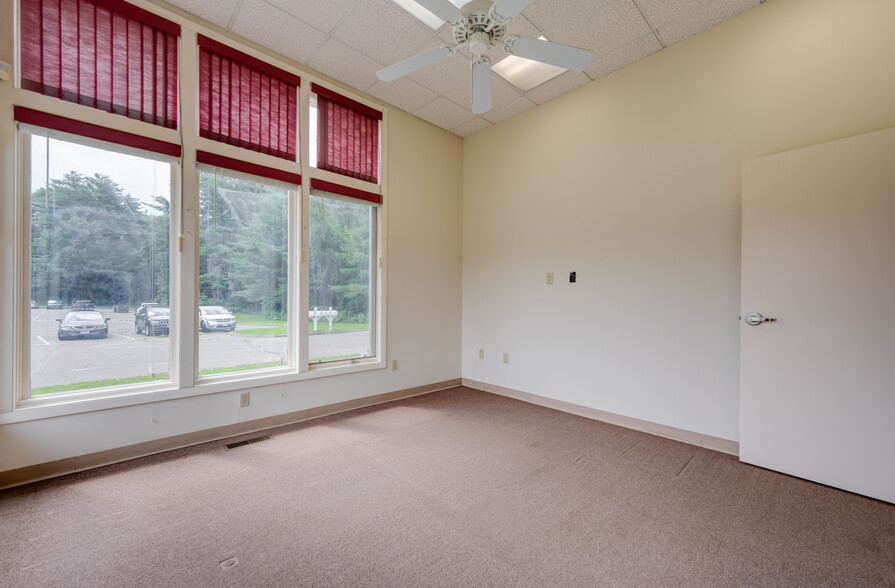 More Photos Of 72 W Stafford Rd, Stafford Springs Medical For Sale