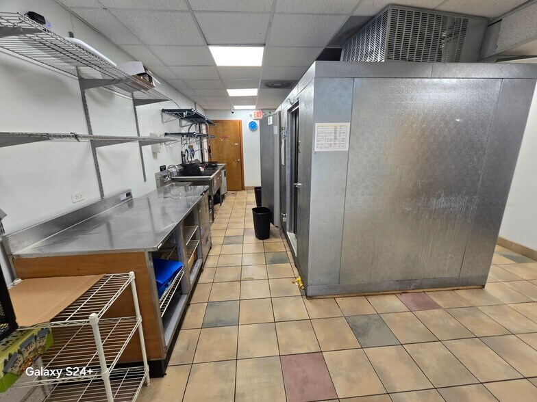 More Photos Of 415 Kapahulu Ave, Honolulu Freestanding For Lease
