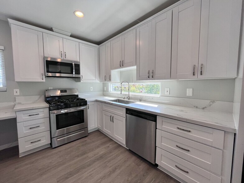 More Photos Of 810 G Ave, Coronado Apartments For Sale