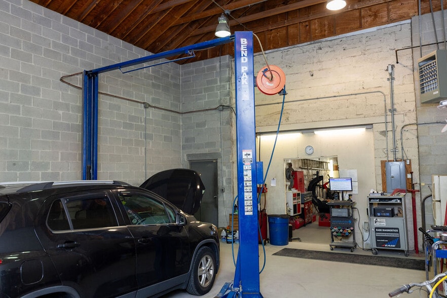 More Photos Of 8257 Frankford Ave, Philadelphia Auto Repair For Sale