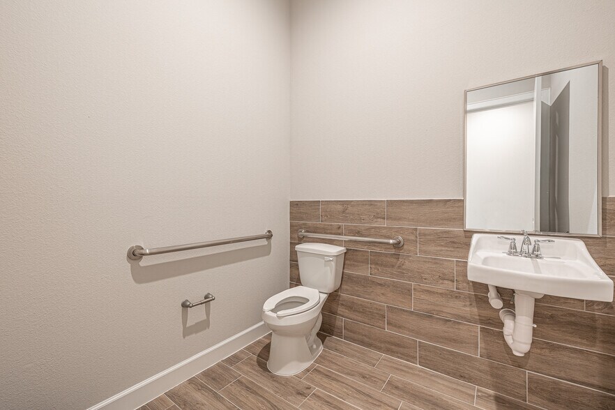 More Photos Of 4220 Cartwright Rd, Missouri City Medical For Sale