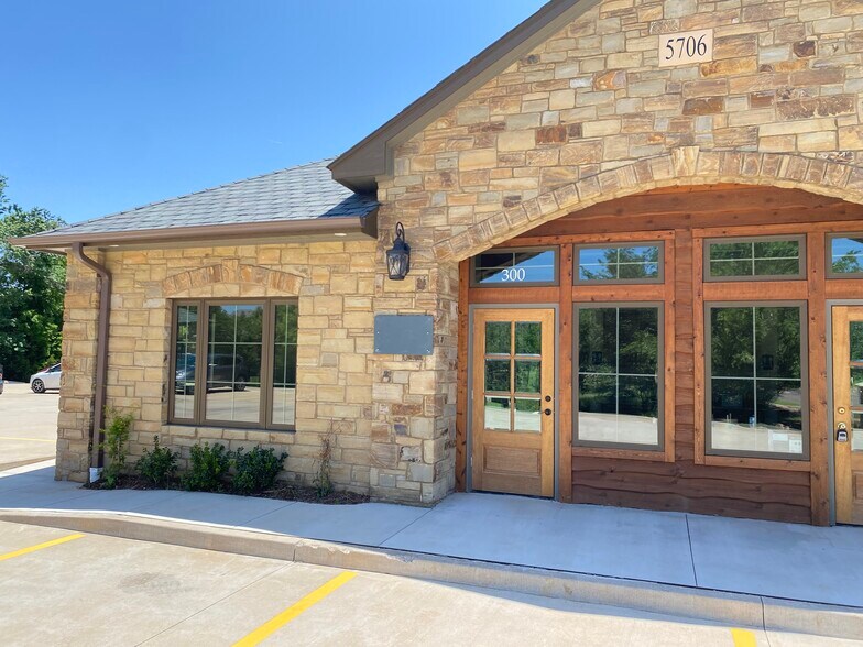 More Photos Of 5706 NW 130th St, Oklahoma City Office For Lease