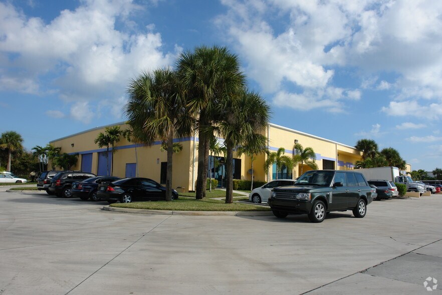 Primary Photo Of 1272-1350 NE Business Park Pl, Jensen Beach Warehouse For Lease