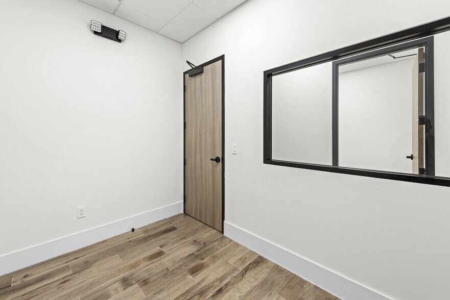 More Photos Of 1930 N 30th Rd, Hollywood Office Residential For Lease