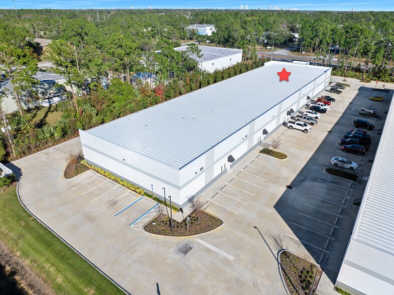 More Photos Of 836 Bill France Blvd, Daytona Beach Warehouse For Lease