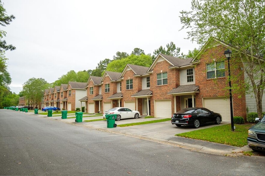 Primary Photo Of 3400 N Barack Obama Blvd, Valdosta Apartments For Sale